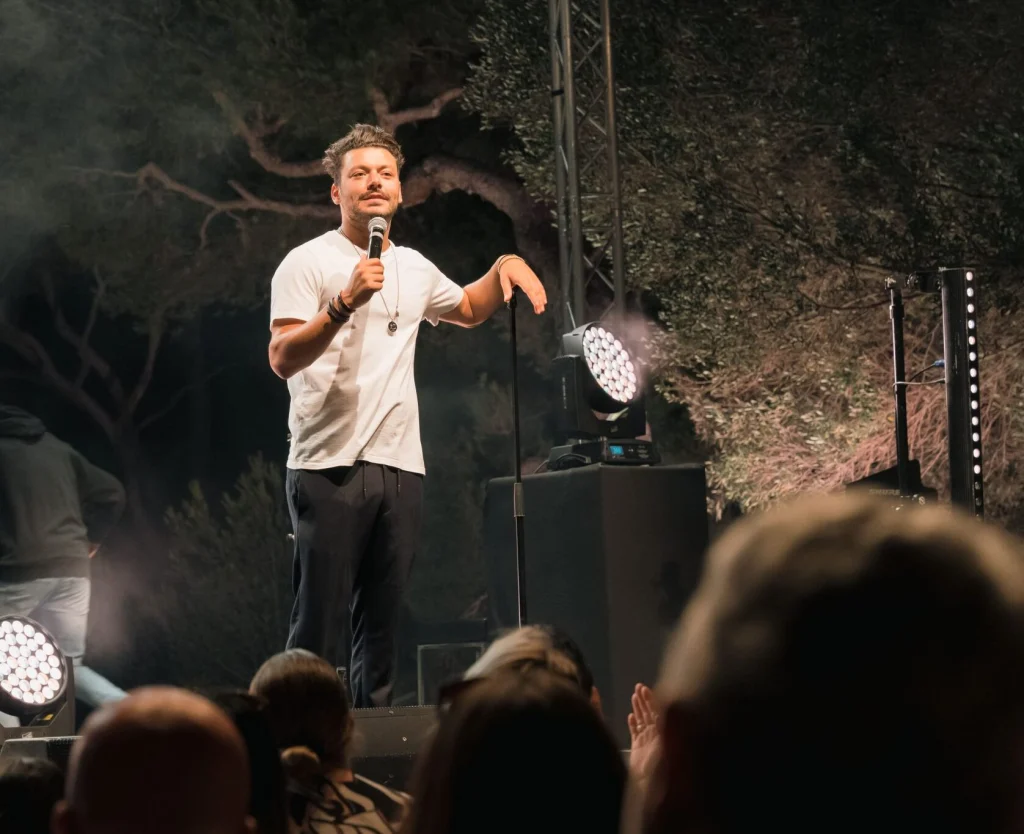 Kev Adams – Villa Roca 2 (4)