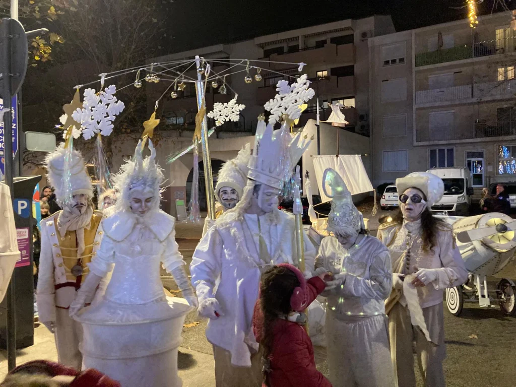 parade artistique de rue événement grand public animation spectacle